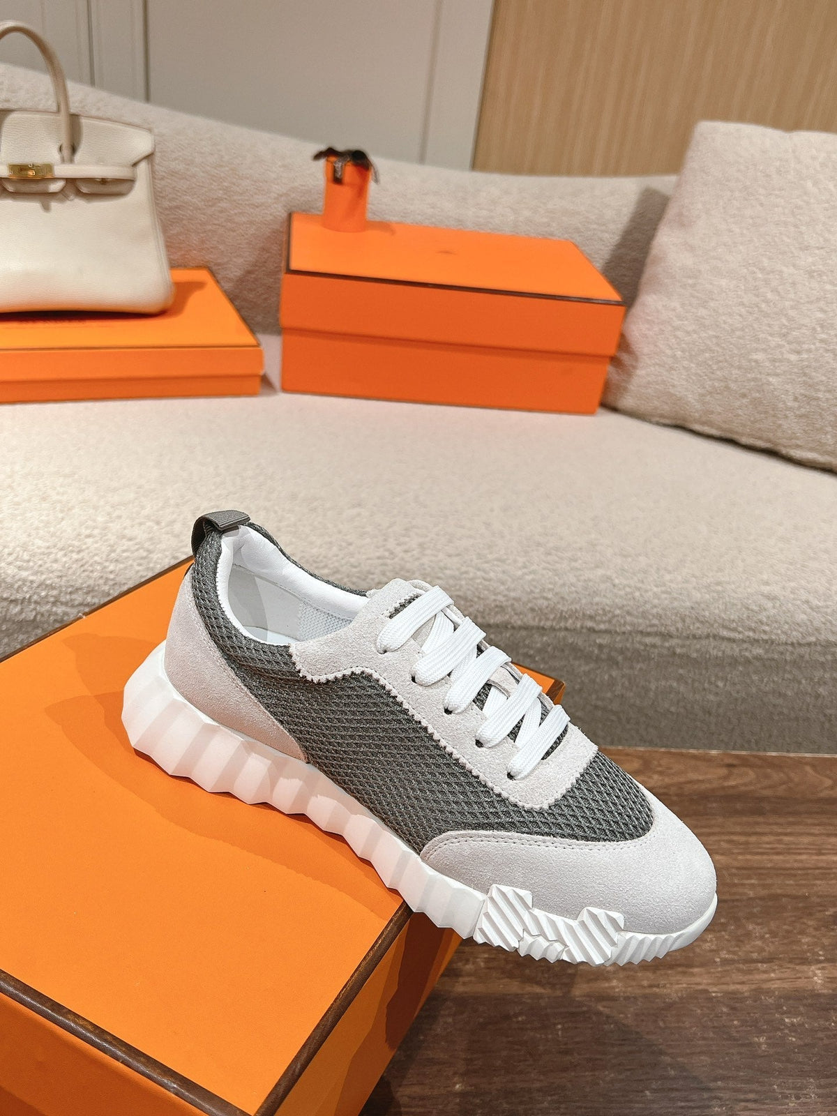 MAINLAND SNEAKER IN PALE GRAY SUEDE AND SMOKE GRAY BREATHABLE MESH FABRIC