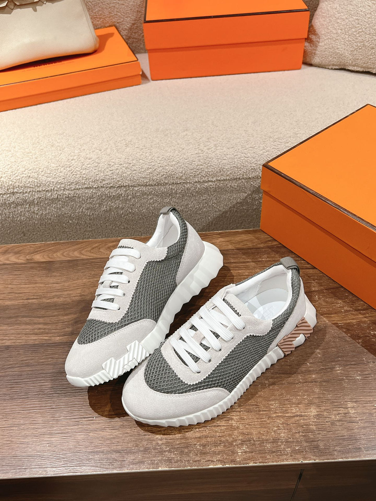 MAINLAND SNEAKER IN PALE GRAY SUEDE AND SMOKE GRAY BREATHABLE MESH FABRIC