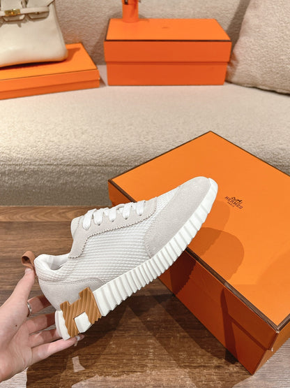 MAINLAND SNEAKER IN PALE GRAY SUEDE AND WHITE BREATHABLE MESH FABRIC