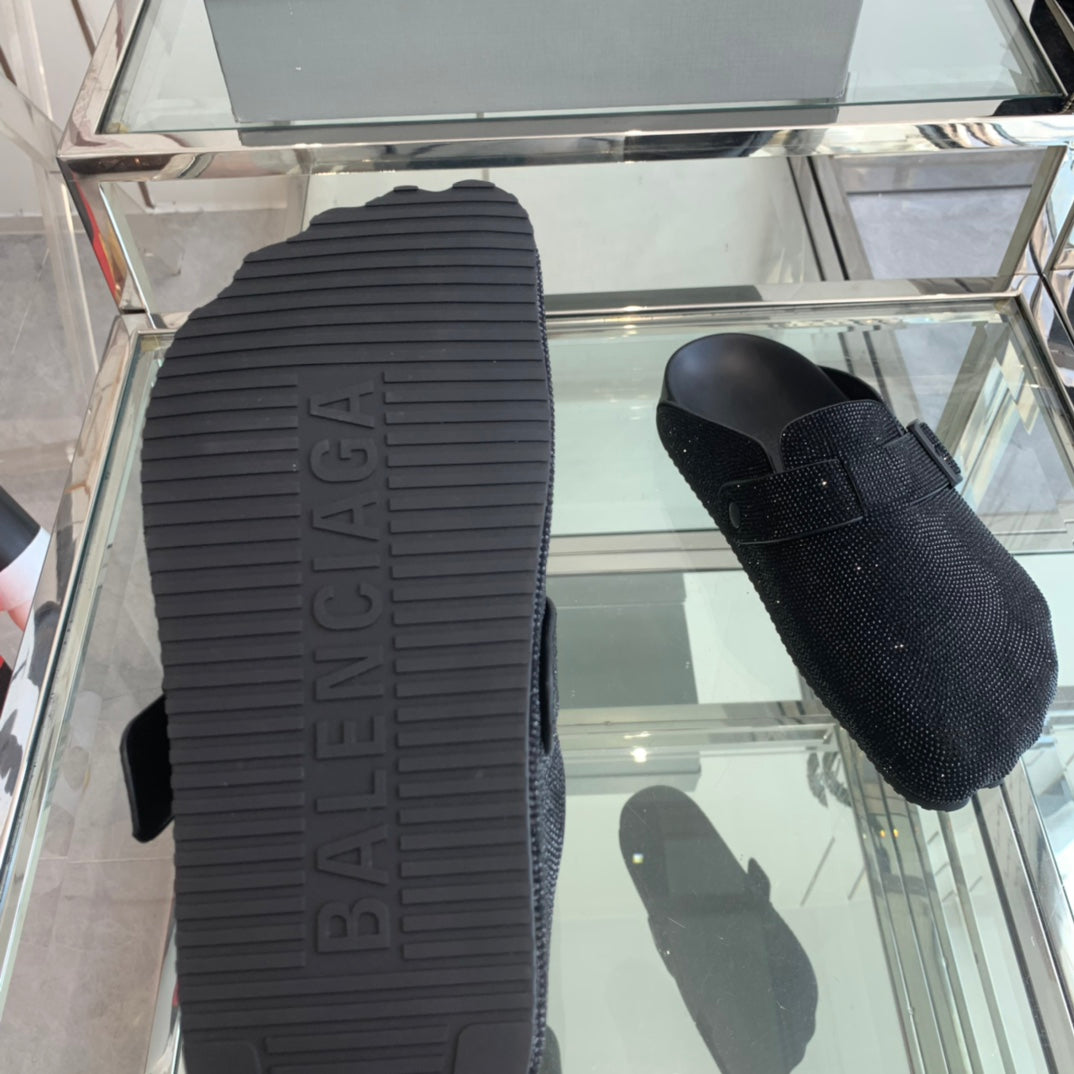 BIRKENSTOCK CLOG ATTACHED RHINESTONES IN BLACK CALFSKIN