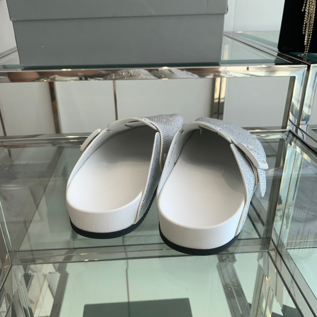 BIRKENSTOCK CLOG ATTACHED RHINESTONES IN WHITE CALFSKIN