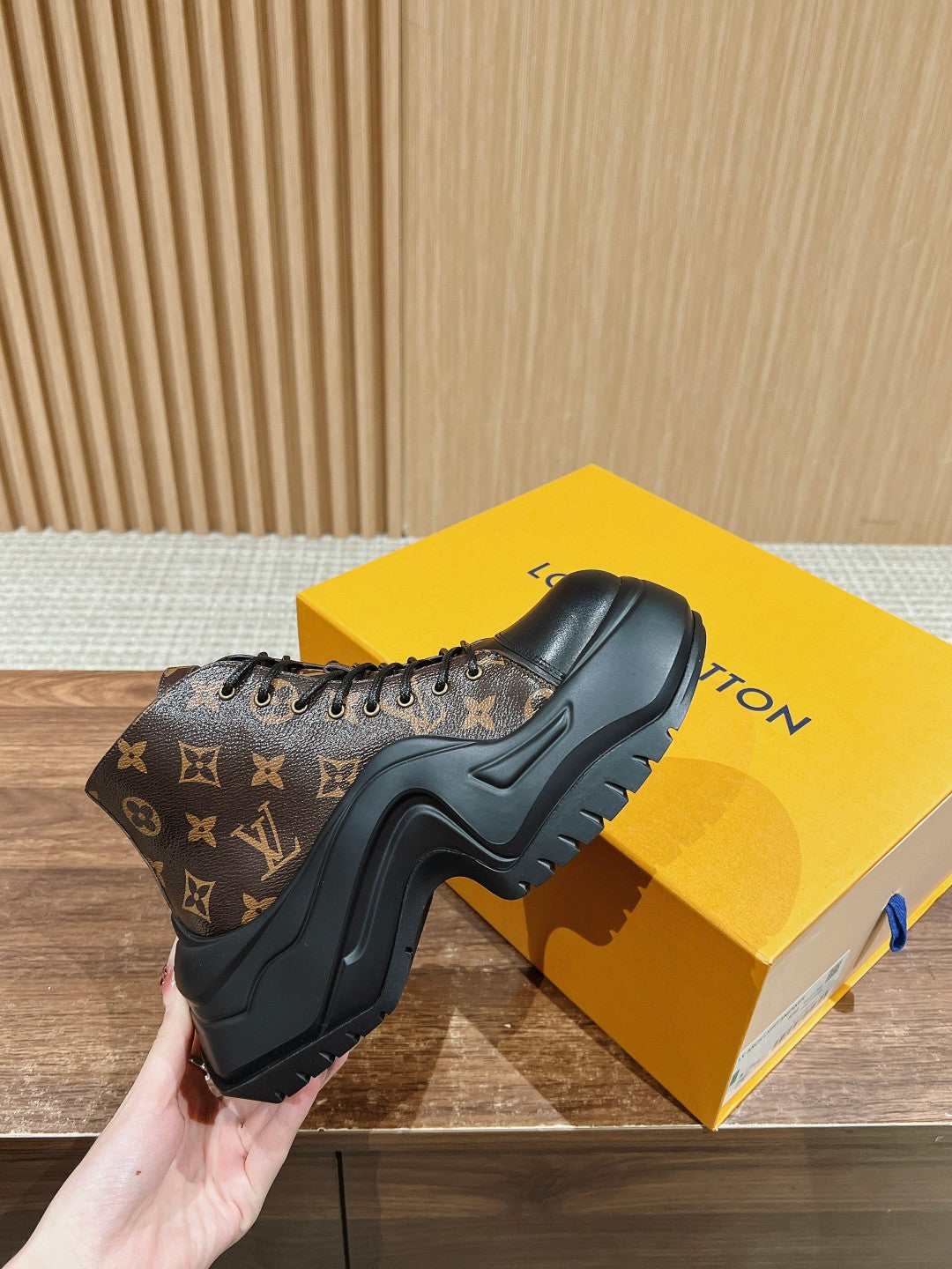 LV WOMEN CHELSEA BOOT IN BLACK MIX CHOCOLATE BROWN MONOGRAM CALFSKIN