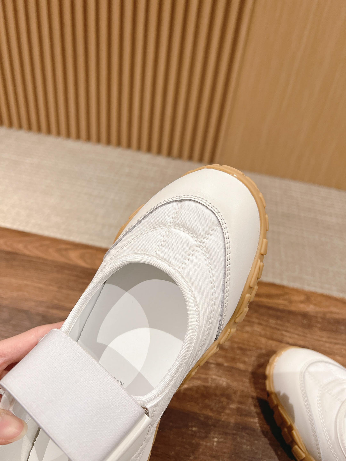 BALLET SHOES IN WHITE LAMBSKIN AND FABRIC ANTI-SLIP RUBBER SOLE