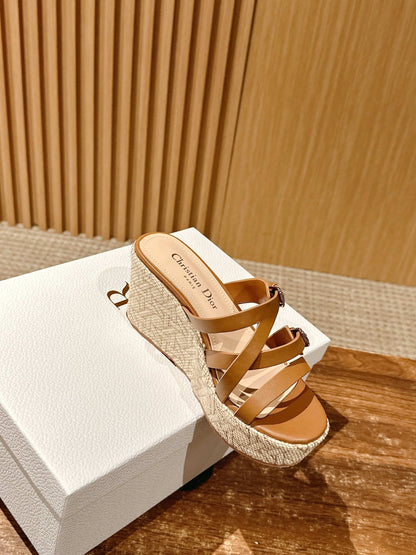 ATTITUDE WEDGE SLIDE 90MM IN BROWN ADJUSTABLE STRAPS CALFSKIN CANVAS SOLE