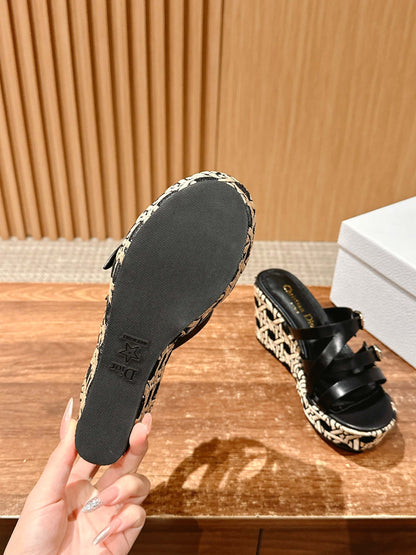 ATTITUDE WEDGE SLIDE 90MM IN BLACK ADJUSTABLE STRAPS CALFSKIN CANVAS SOLE