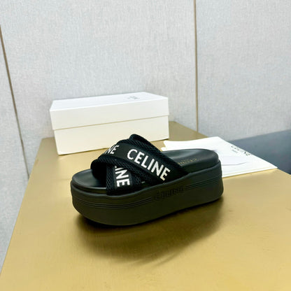 BLOCK SLIDE CROSS-STRAP IN BLACK MESH NYLON AND TEXT WITH JACQUARD