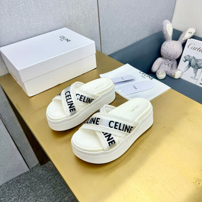 BLOCK SLIDE CROSS-STRAP IN WHITE MESH NYLON AND TEXT WITH JACQUARD