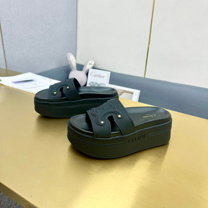 BLOCK SLIDES WITH TRIOMPHE IN BLACK SMOOTH CALFSKIN