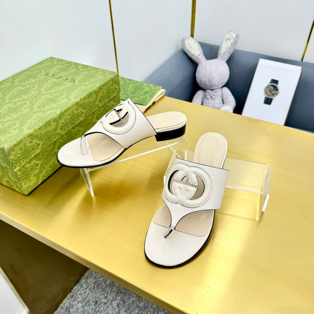 BLONDIE THONG SANDAL IN WHITE LAMBSKIN