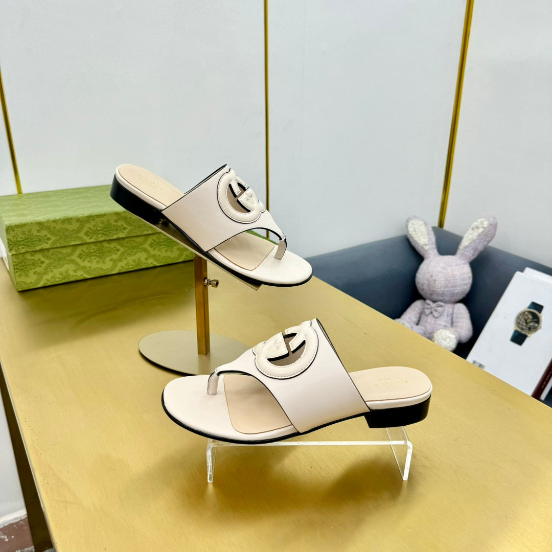 BLONDIE THONG SANDAL IN WHITE LAMBSKIN