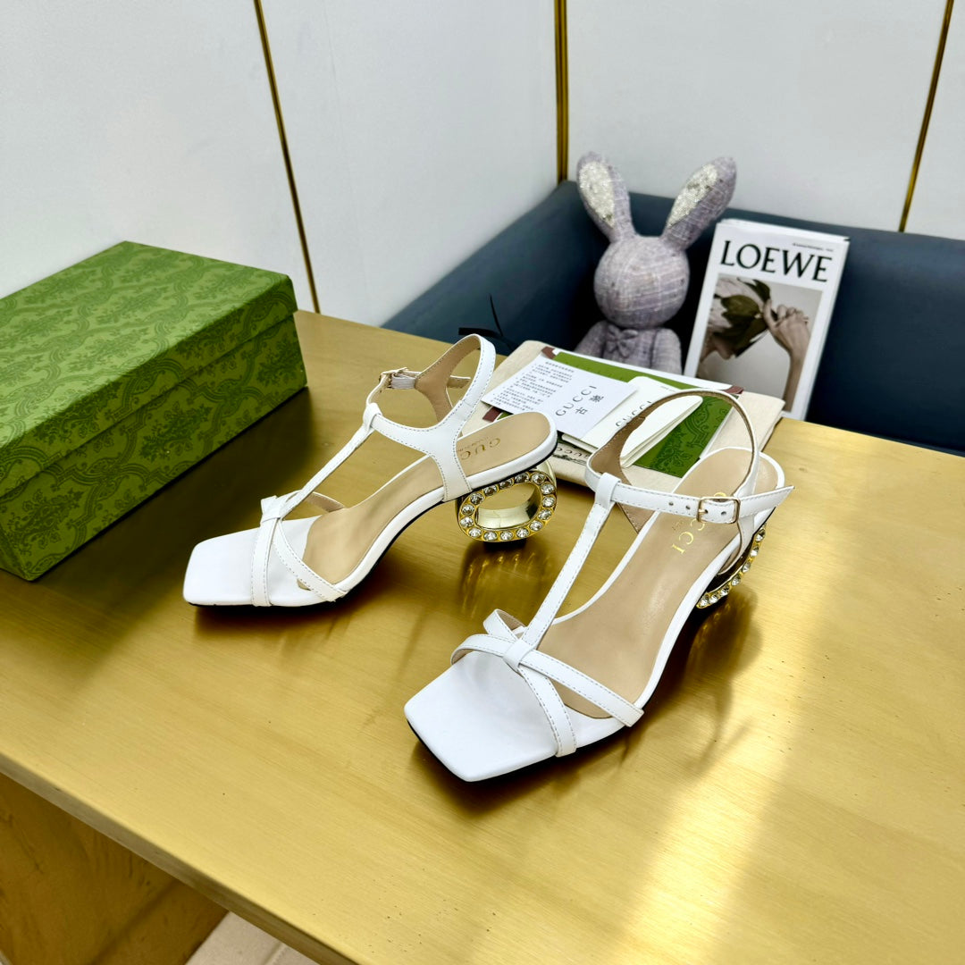 MEDIUM-HEEL SANDAL IN WHITE CALFSKIN GOLD HARDWARE WITH RHINSTONES