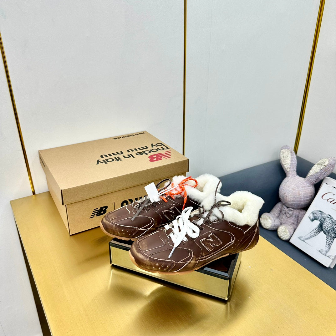 MIUXNB 530 SNEAKERS IN BROWN CALFSKIN SHEARLING