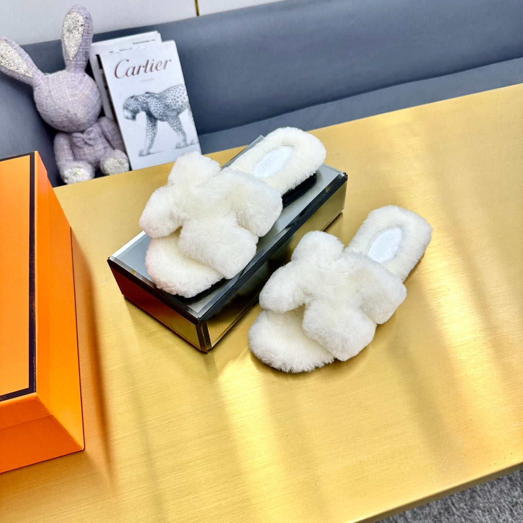 0RAN SHEARLING SANDALS WHITE