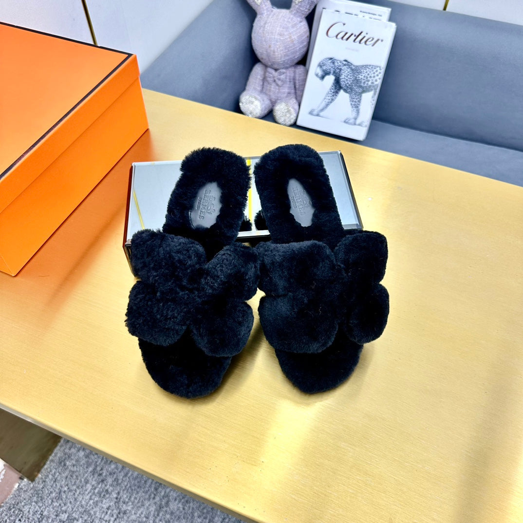 0RAN SHEARLING SANDALS BLACK