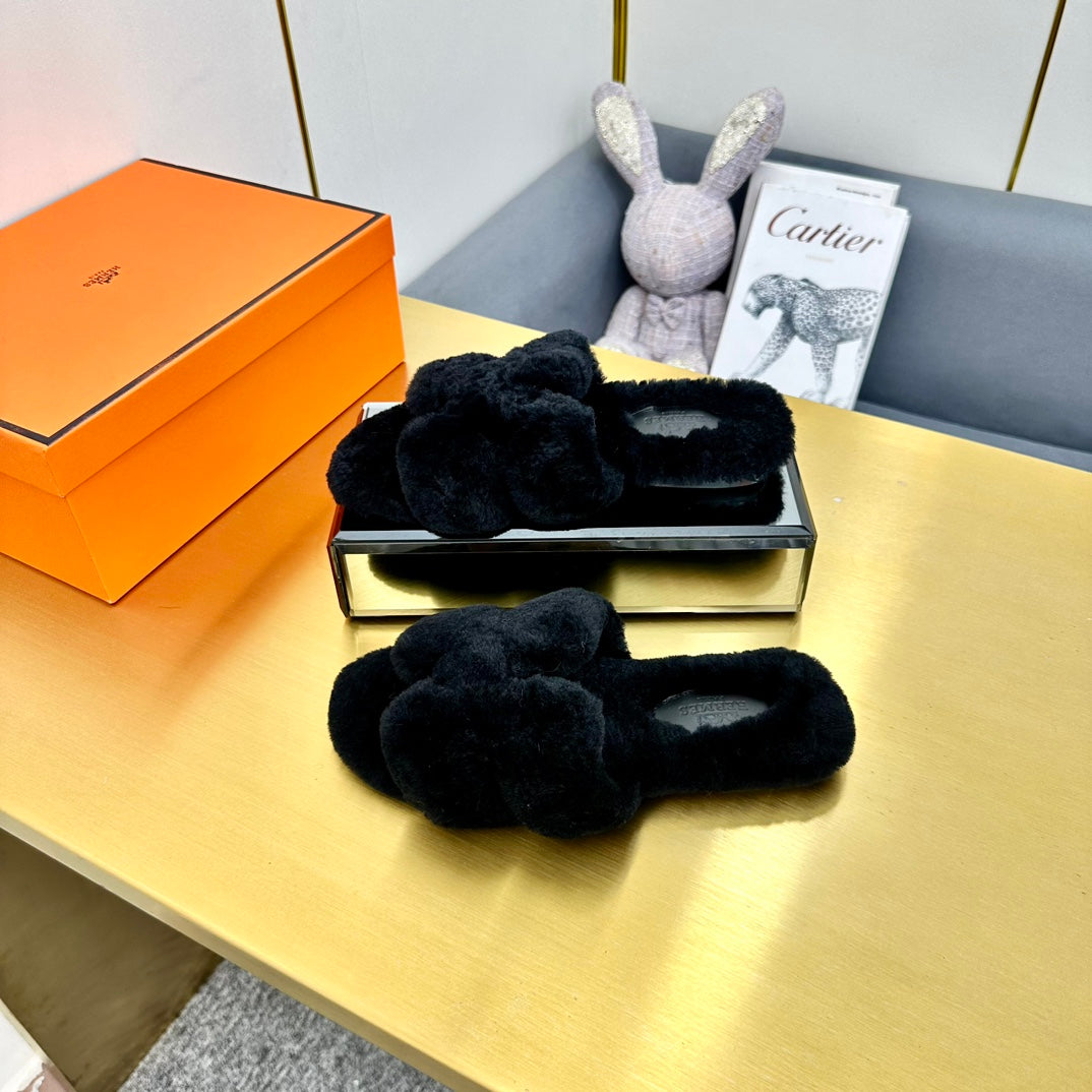 0RAN SHEARLING SANDALS BLACK