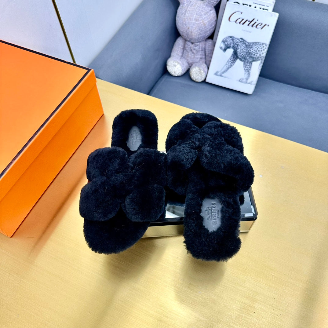 0RAN SHEARLING SANDALS BLACK