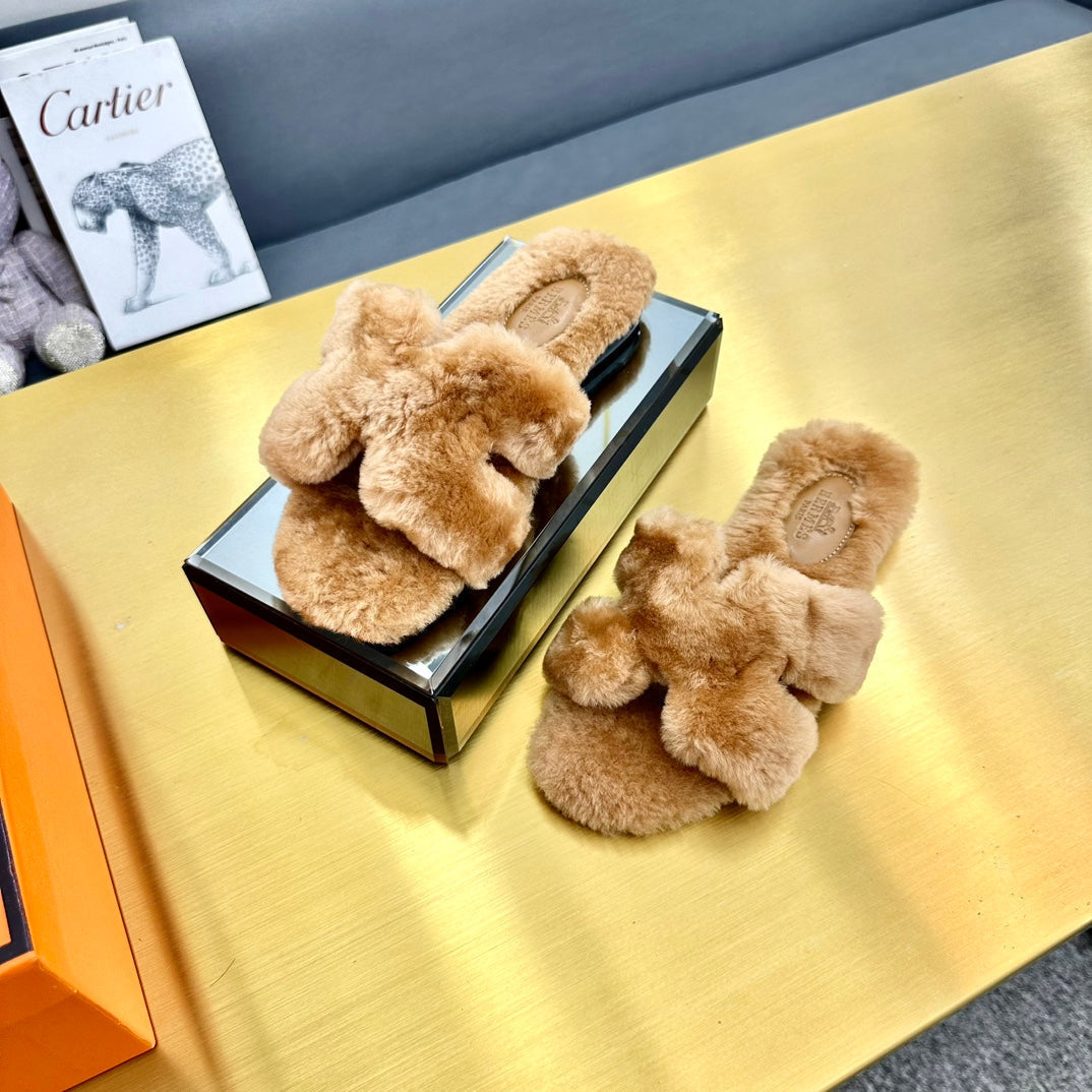 0RAN SHEARLING SANDALS PERU BROWN