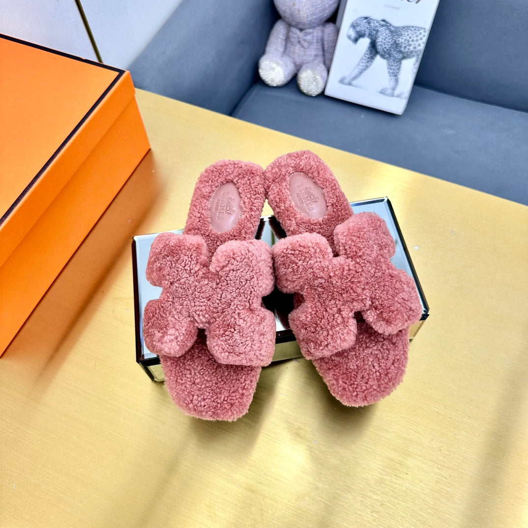 0RAN SHEARLING SANDALS PUNCH PINK