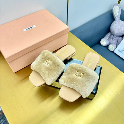 BEIGE SLIPPERS LAMB FUR