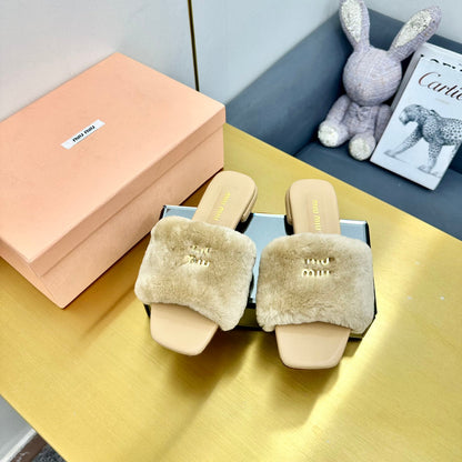 BEIGE SLIPPERS LAMB FUR