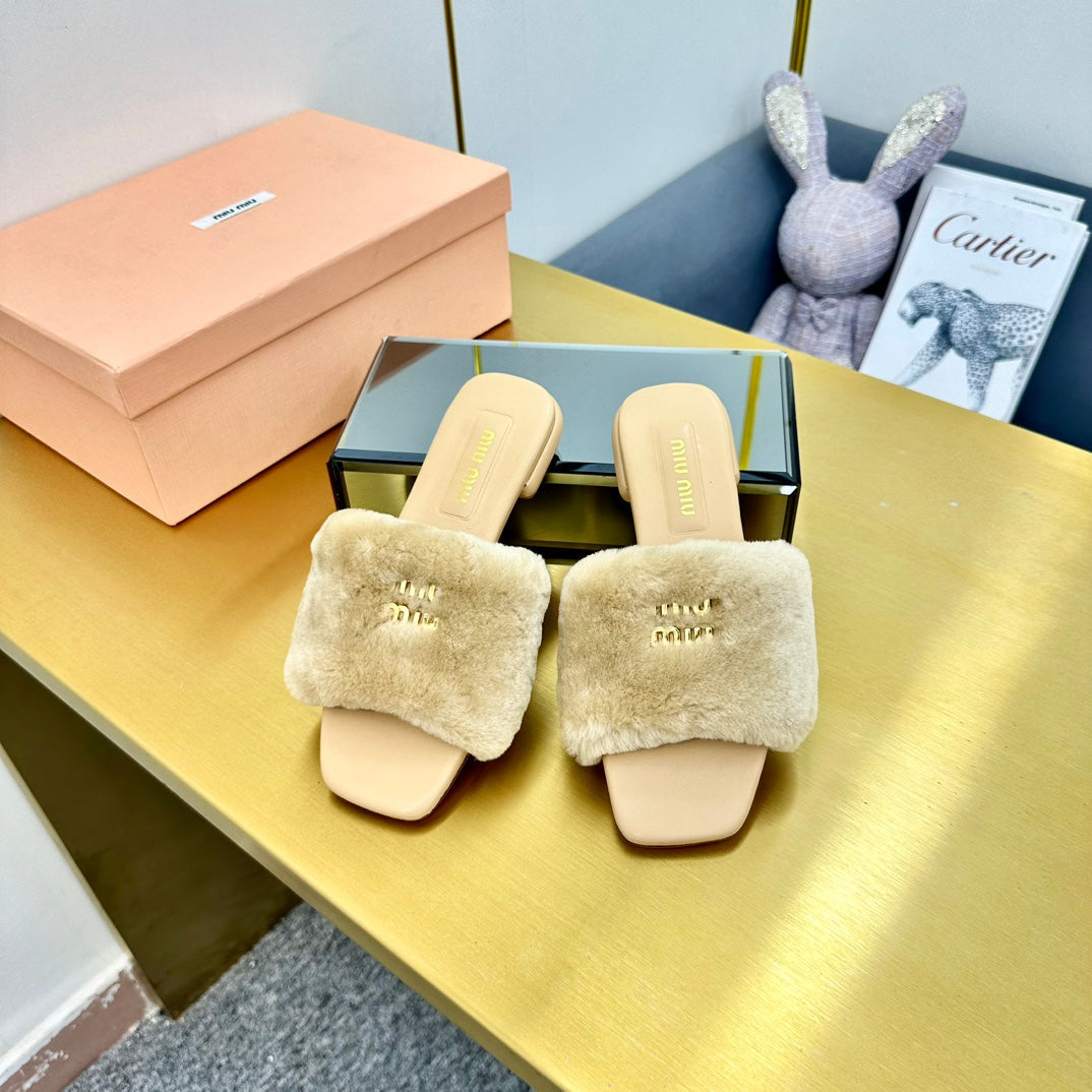 BEIGE SLIPPERS LAMB FUR
