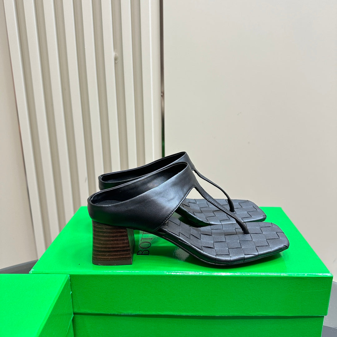 MARELLA THONG IN BLACK LEATHER WITH SIGNATURE INTRECCIATO INSOLE 55 MM