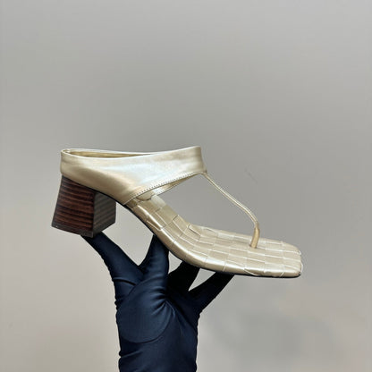 MARELLA THONG IN LIGHT GOLD LEATHER WITH SIGNATURE INTRECCIATO INSOLE 55 MM