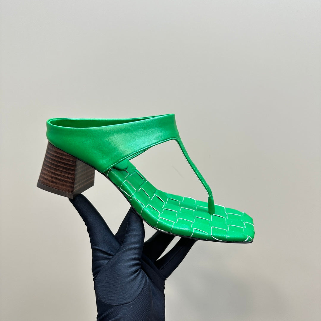 MARELLA THONG IN SHAMROCK GREEN LEATHER WITH SIGNATURE INTRECCIATO INSOLE 55 MM