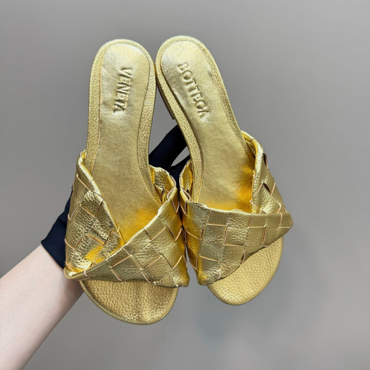 BLINK FLAT MULE IN GOLD INTRECCIATO LEATHER