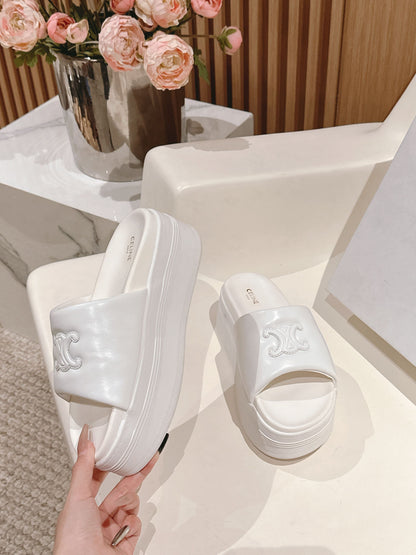 BLOCK SLIDE WITH TRIOMPHE IN WHITE SMOOTH LAMBSKIN