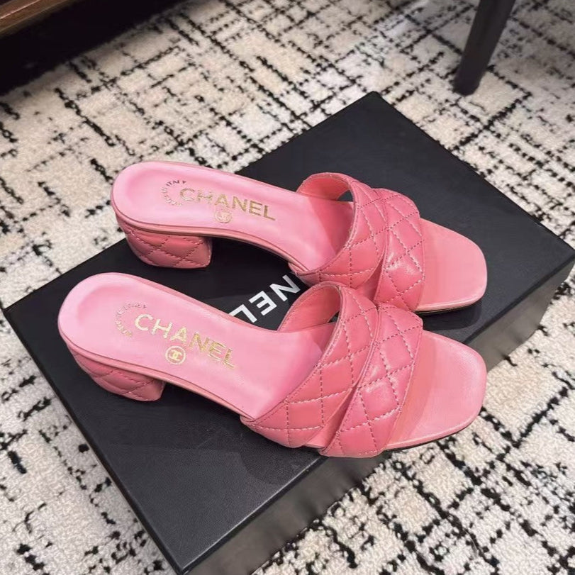MID HEEL MULES IN BRIGHT PINK SHEEPSKIN