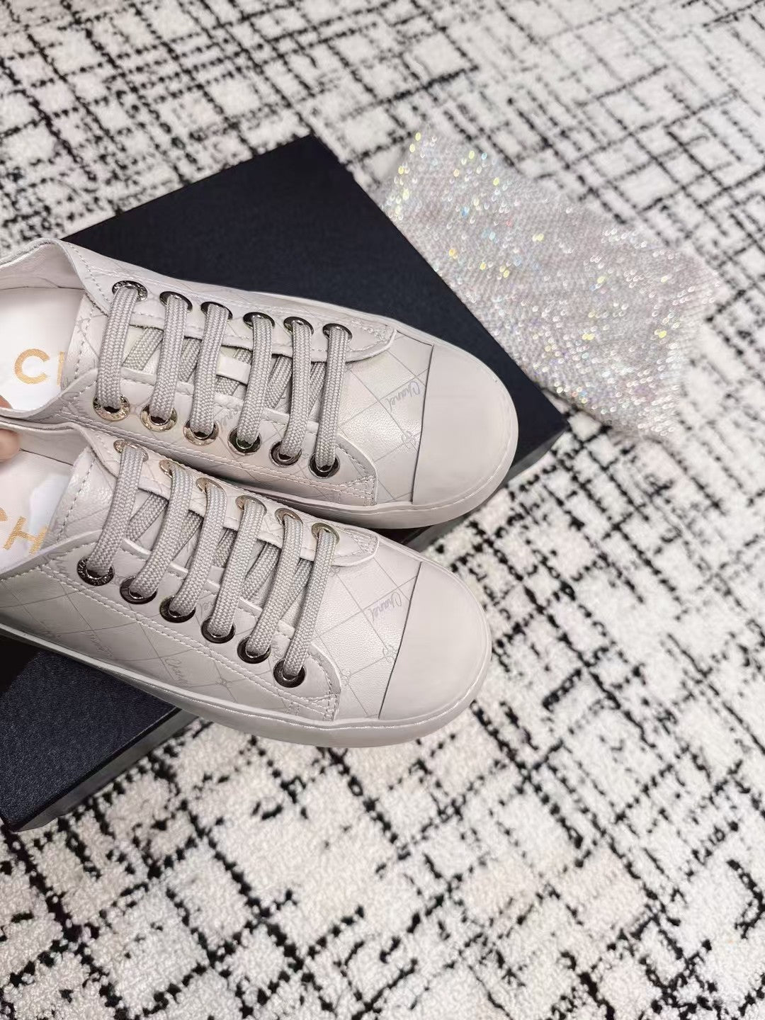 BISCUIT SNEAKERS IN PALE GRAY CALFSKIN