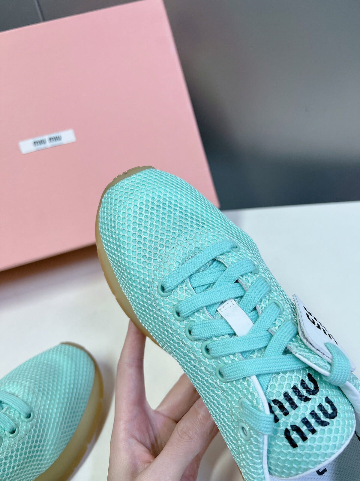 BASIC SNEAKERS IN TURQUOISE MESH