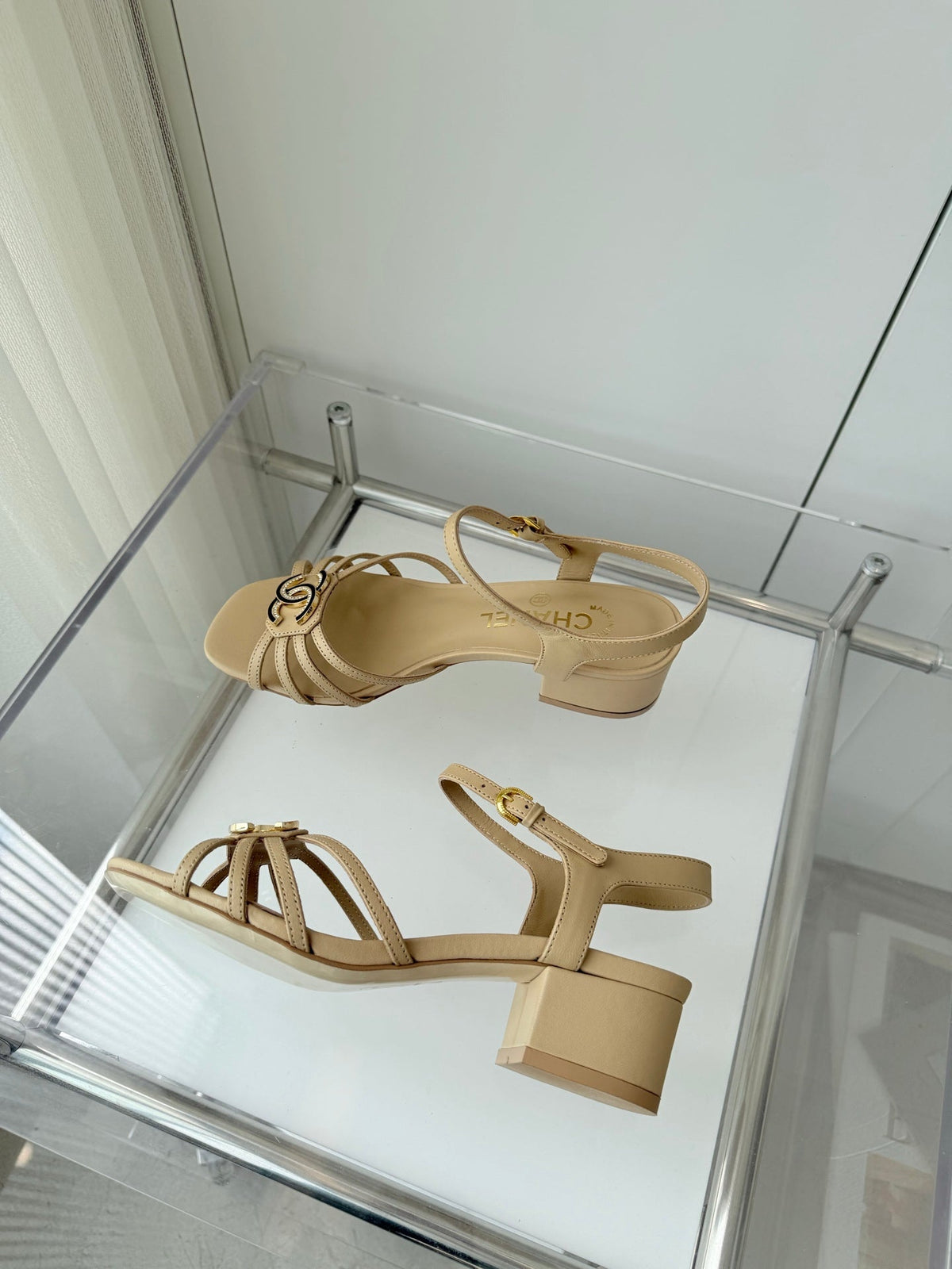 MID HEEL SANDALS IN FLAX YELLOW LAMBSKIN