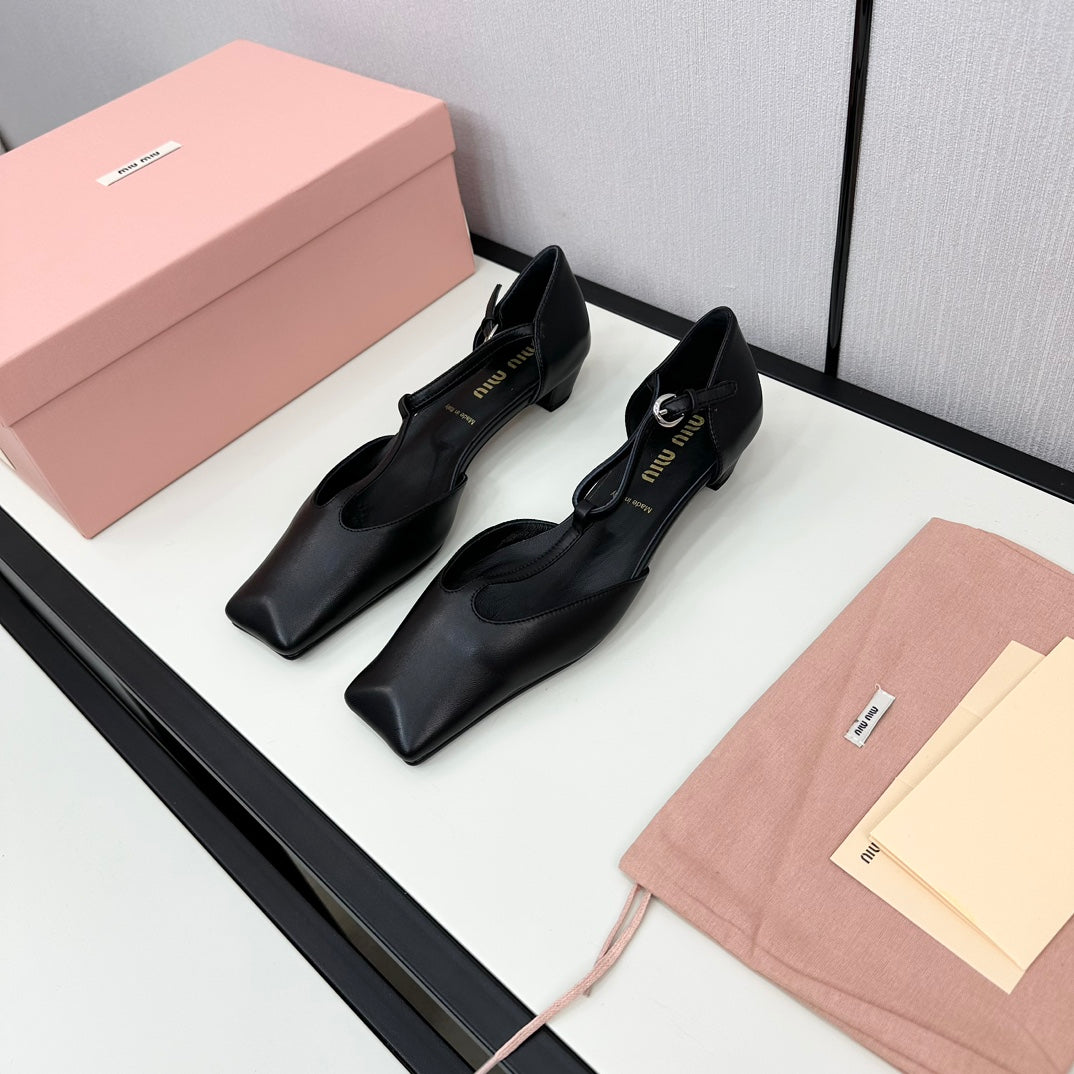 BALLET SANDAL BLACK LAMBSKIN WITH T-STRAP
