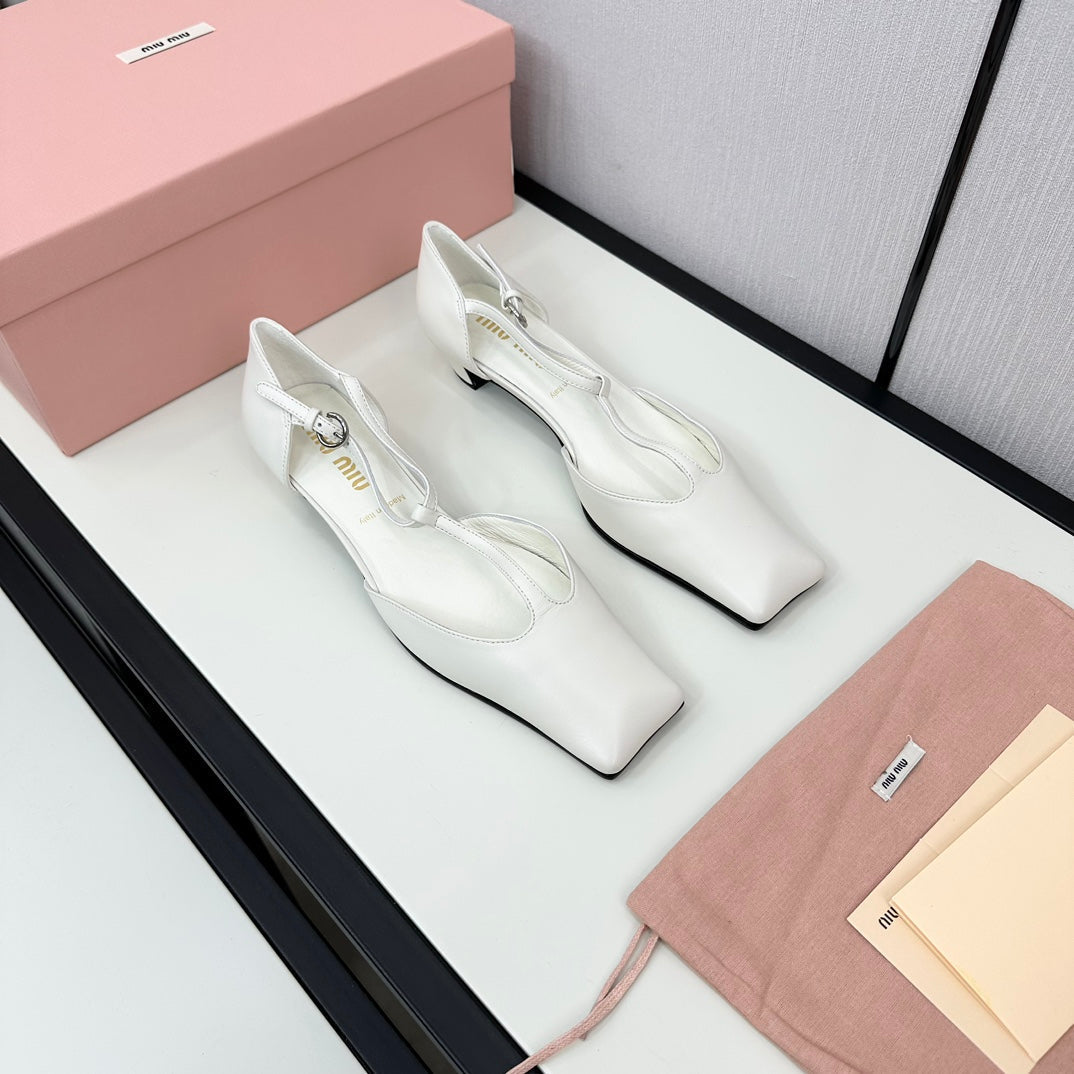 BALLET SANDAL WHITE LAMBSKIN WITH T-STRAP