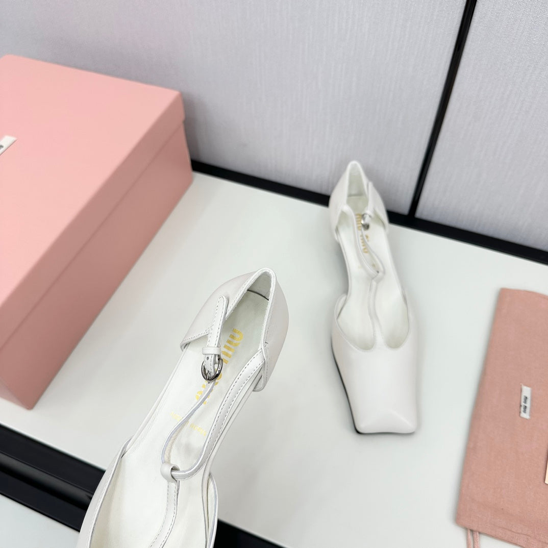 BALLET SANDAL WHITE LAMBSKIN WITH T-STRAP