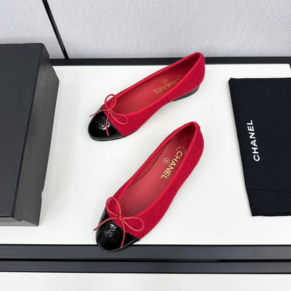 BALLET FLATS IN RUBY RED TWEED AND BLACK CALFSKIN