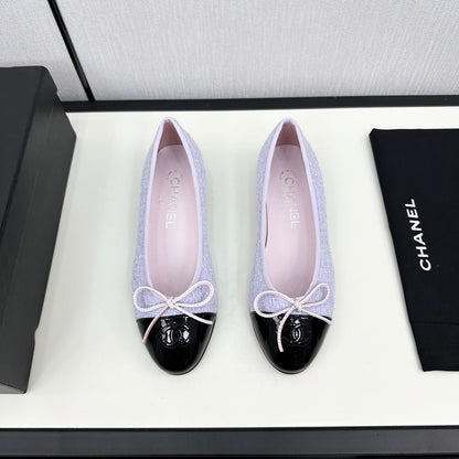 BALLET FLATS IN POWDER BLUE TWEED AND BLACK CALFSKIN