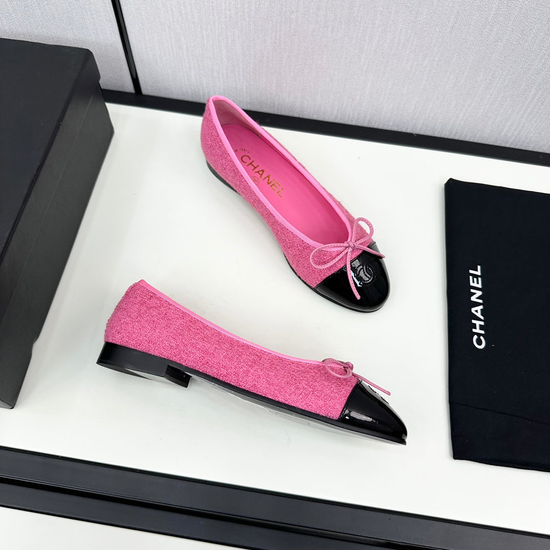 BALLET FLATS IN BRIGHT PINK TWEED AND BLACK CALFSKIN