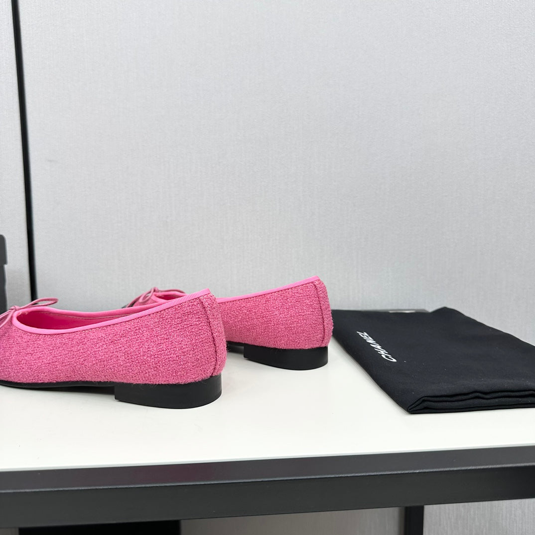 BALLET FLATS IN BRIGHT PINK TWEED AND BLACK CALFSKIN