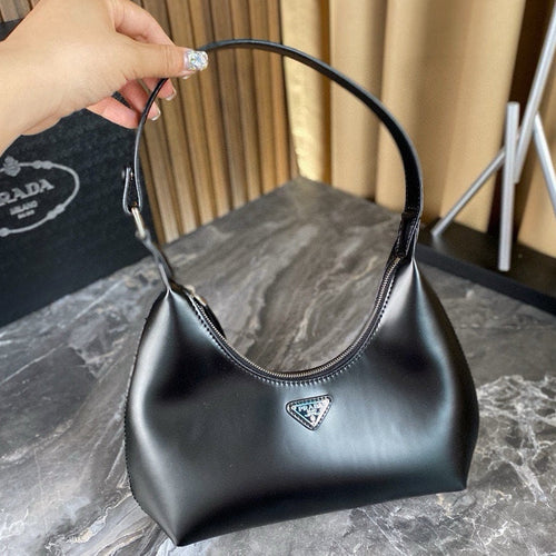 CLEO SHOULDER BAG 30 IN BLACK GLOSSY CALFSKIN