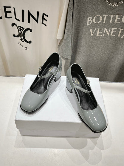MEDIUM - HEEL MARY JANE SHOES IN SMOKE GREY GLOSSY CALFSKIN