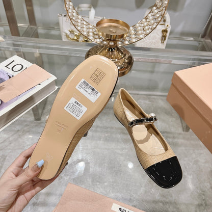 MARY JANE SANDAL CAP TOE DARK CREAM SHEEPSKIN