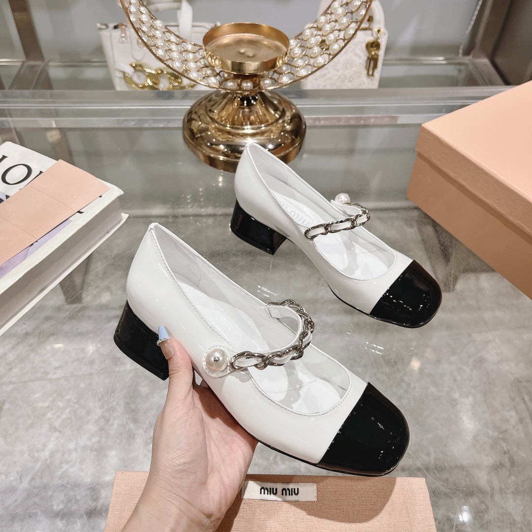 MARY JANE SANDAL CAP TOE WHITE SHEEPSKIN - MID HEEL