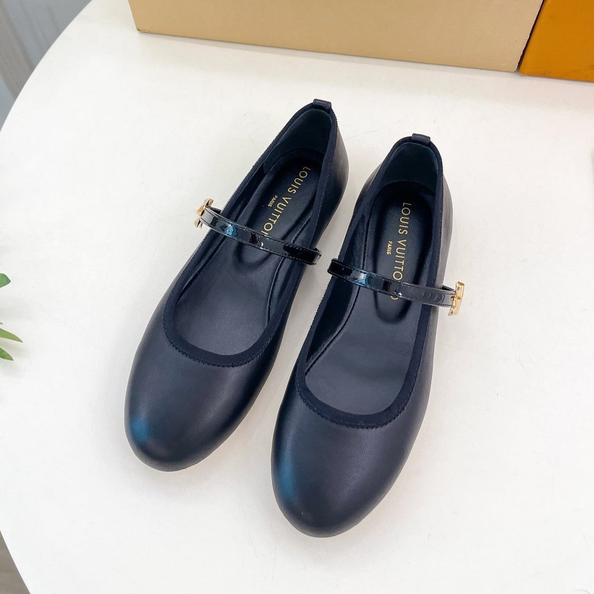 LV WOMEN ROMY FLAT BALLERINA IN BLACK METALLIC LAMBSKIN