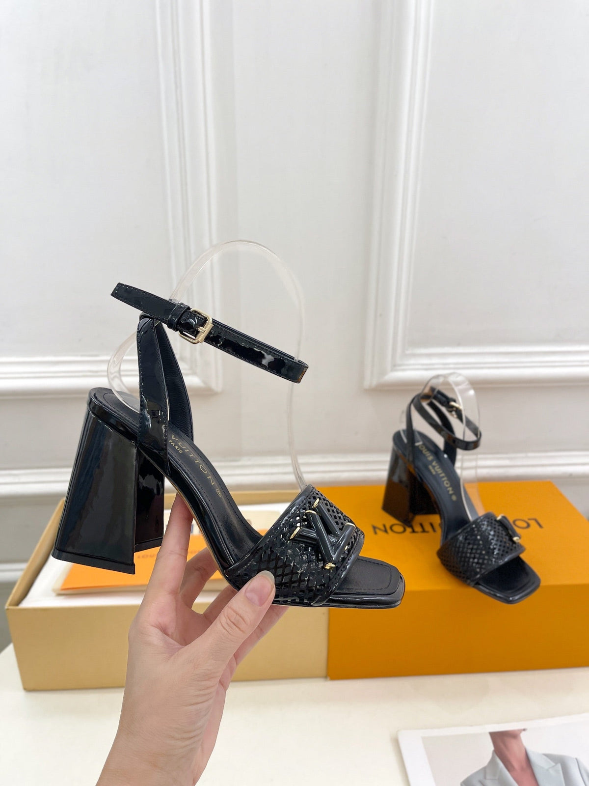 LV WOMEN HIGH SANDAL IN BLACK CALFSKIN