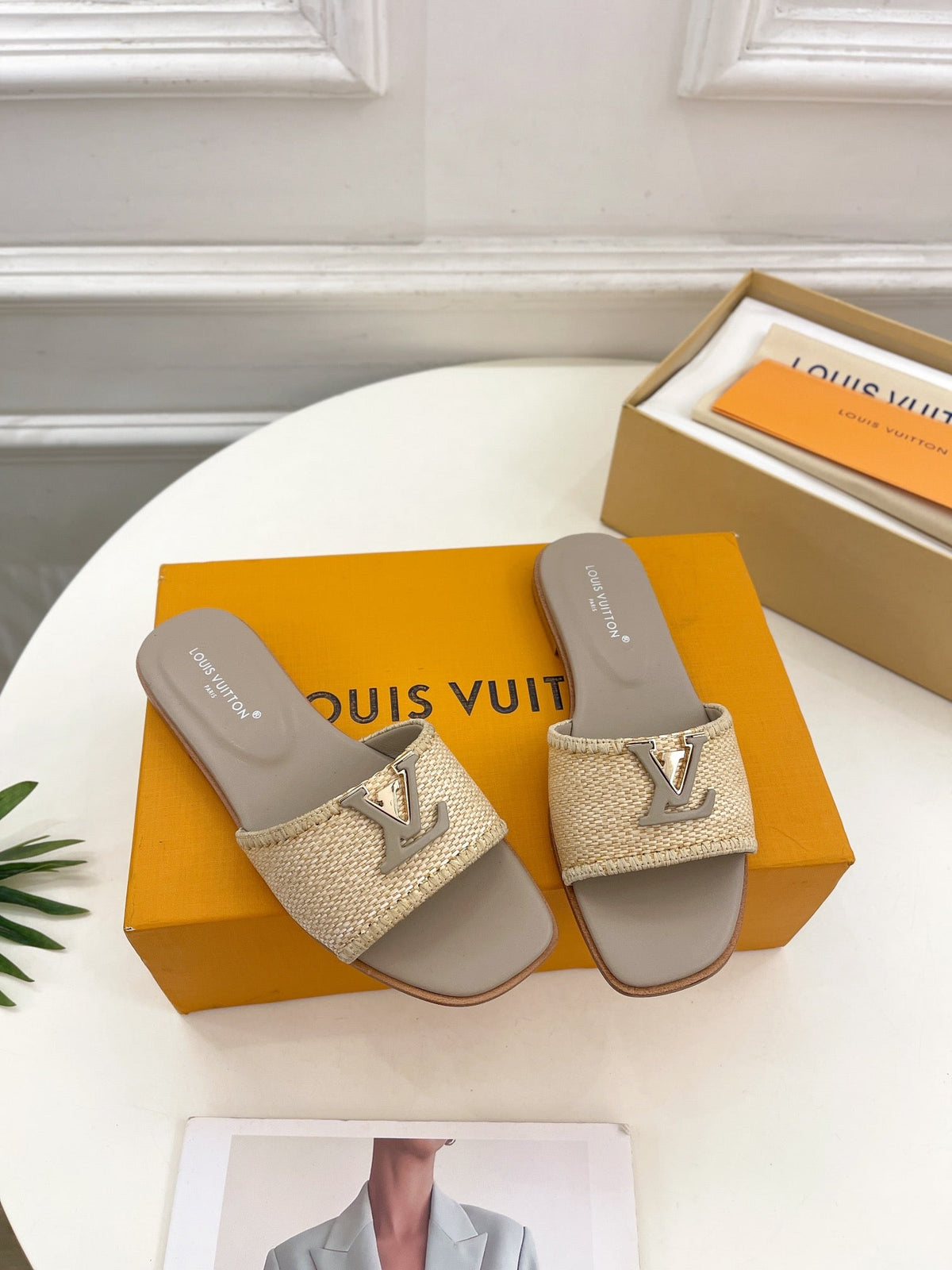 LV WOMEN CAPRI FLAT MULES IN TAN BROWN LEATHER AND RAFFIA