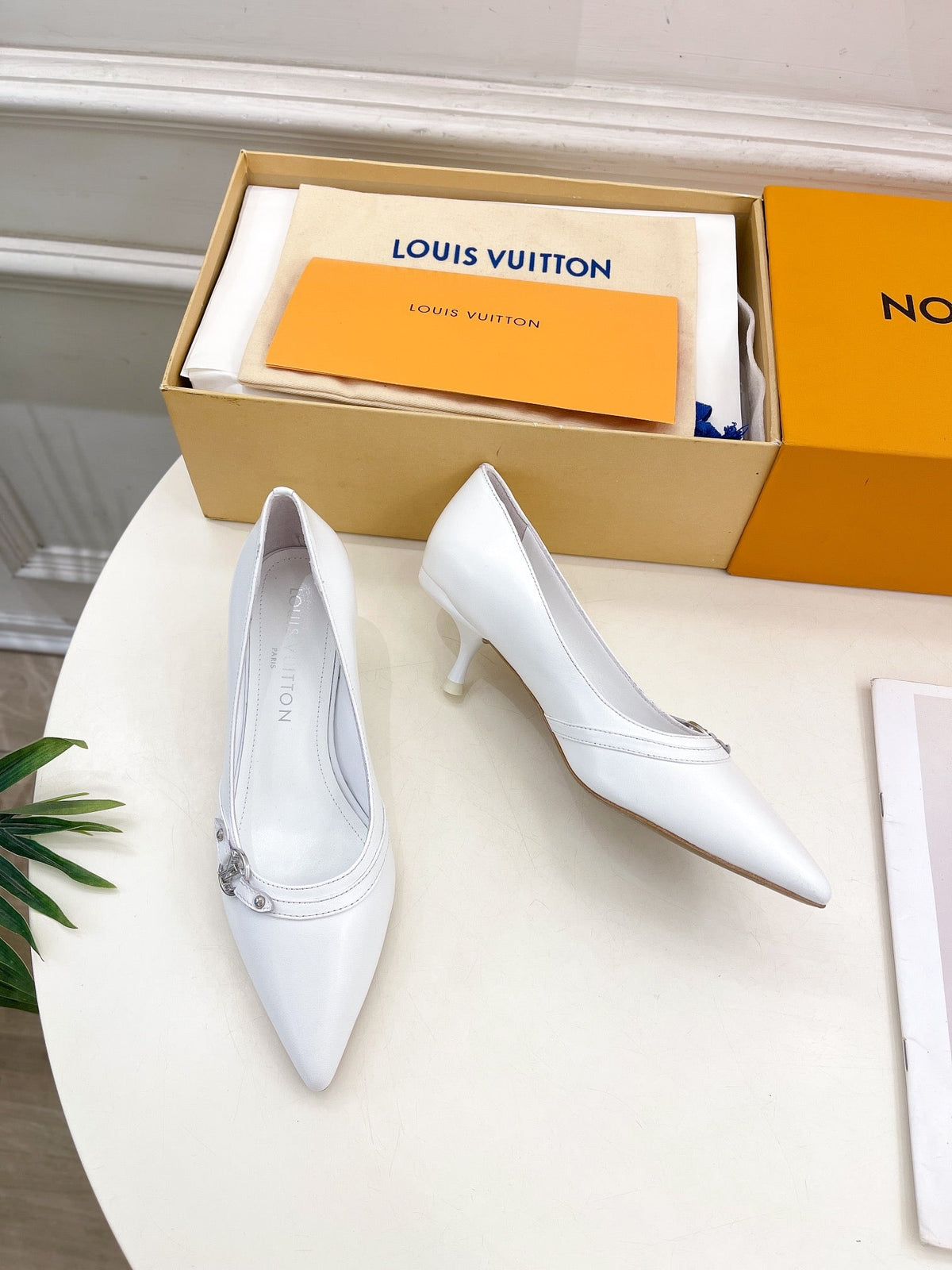6AM HIGH PUMP 5 CM IN WHITE CALFSKIN
