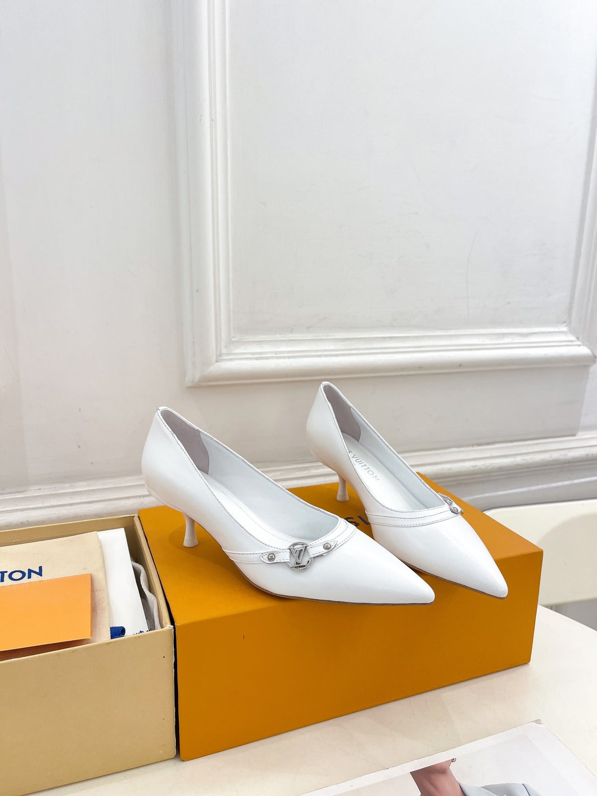 6AM HIGH PUMP 5 CM IN WHITE CALFSKIN